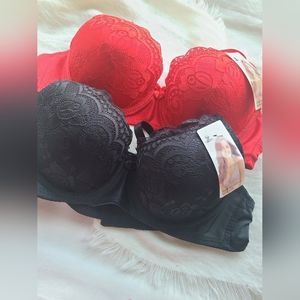 New Set of 2 bras / brassiers size 36B